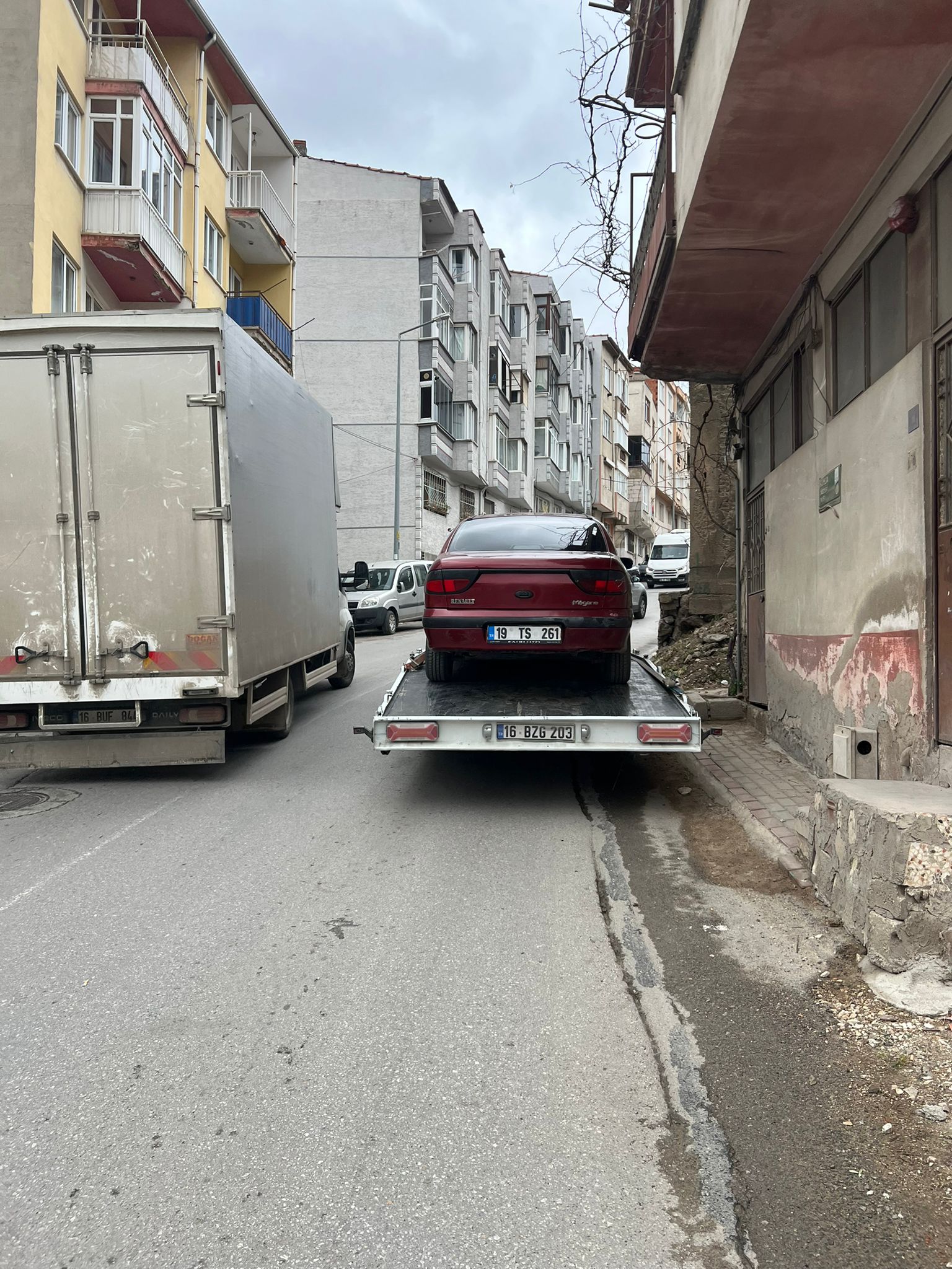 3-gemlik-cekici-bilal-bayrak-oto-kurtarma.jpeg